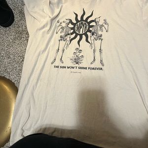 Emptre Tshirt